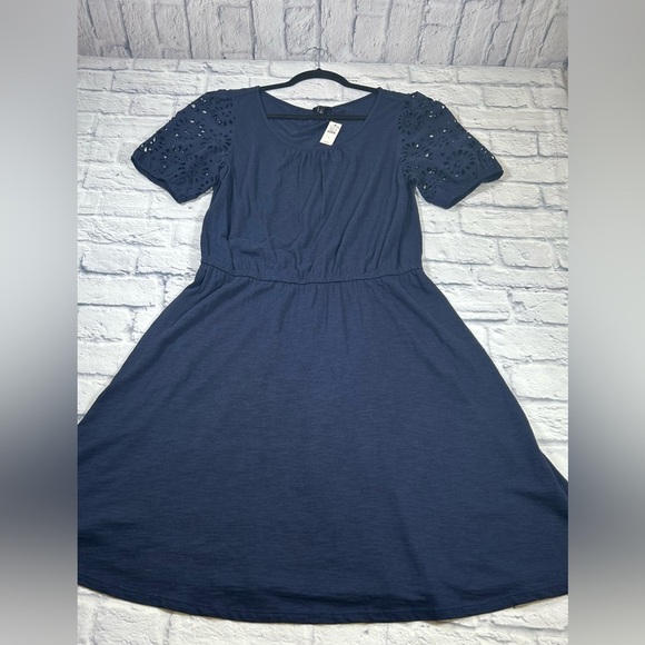 NWT Talbots Navy Blue Midi Eyelet Puff Sleeve Dress with Elastic Waist. Size L. - Picture 6 of 9